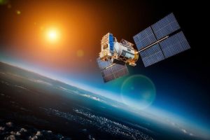 dunia memasuki sistem teknologi internet generasi kelima atau 5G, maka konvergensi konektivitas sistem komunikasi satelit dan sistem komunikasi terestris di Bumi akan terjadi.