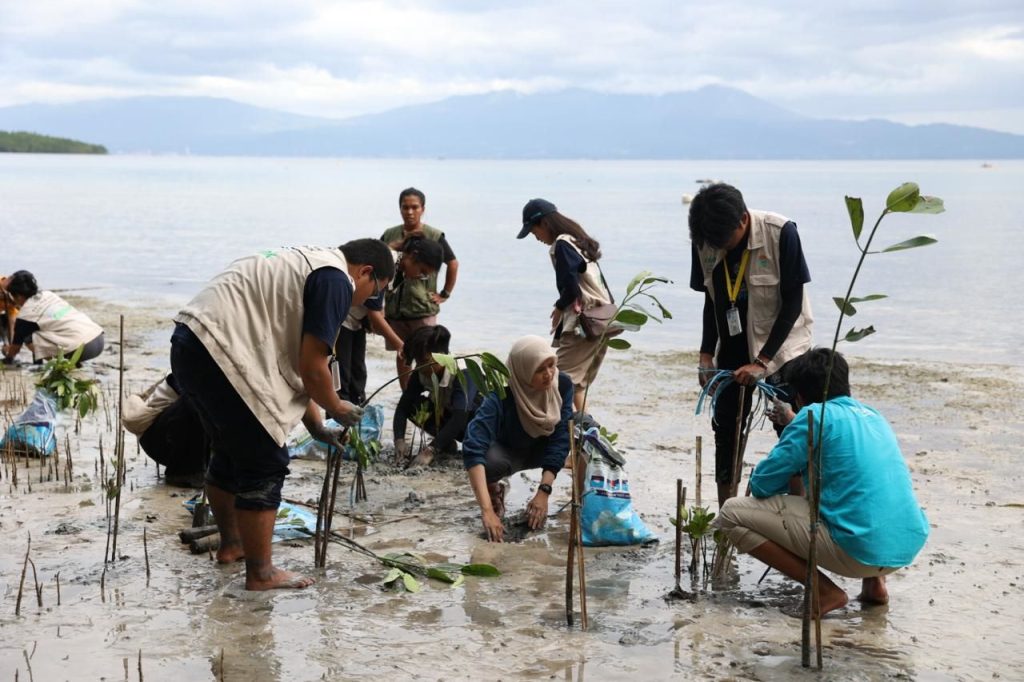 Kondisi laut di Indonesia saat ini sedang tidak baik-baik saja. Pemanasan air laut yang terus terjadi menjadi sinyal bahwa perairan nasional dalam kondisi tidak sehat dan membutuhkan pemulihan segera.