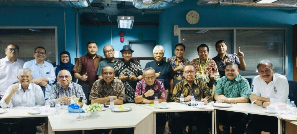 “Indonesia adalah negara kepulauan terbesar di dunia. Kita harus memalingkan pandangan ke laut, membangkitkan budaya maritim yang sudah lama mati