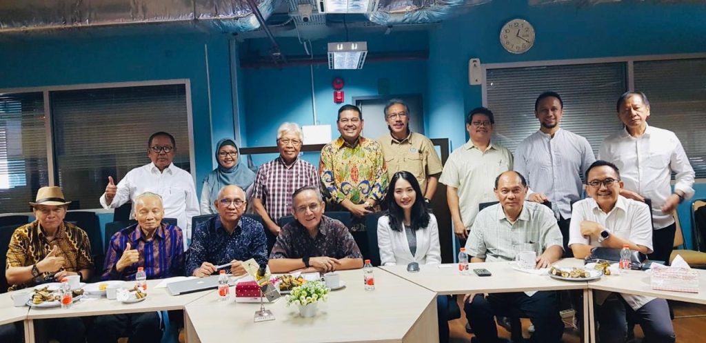 Dengan kekayaan hutan, laut, dan sektor pertanian, Indonesia menjadi salah satu negara dengan potensi besar dalam bisnis perdagangan karbon berbasis alam.