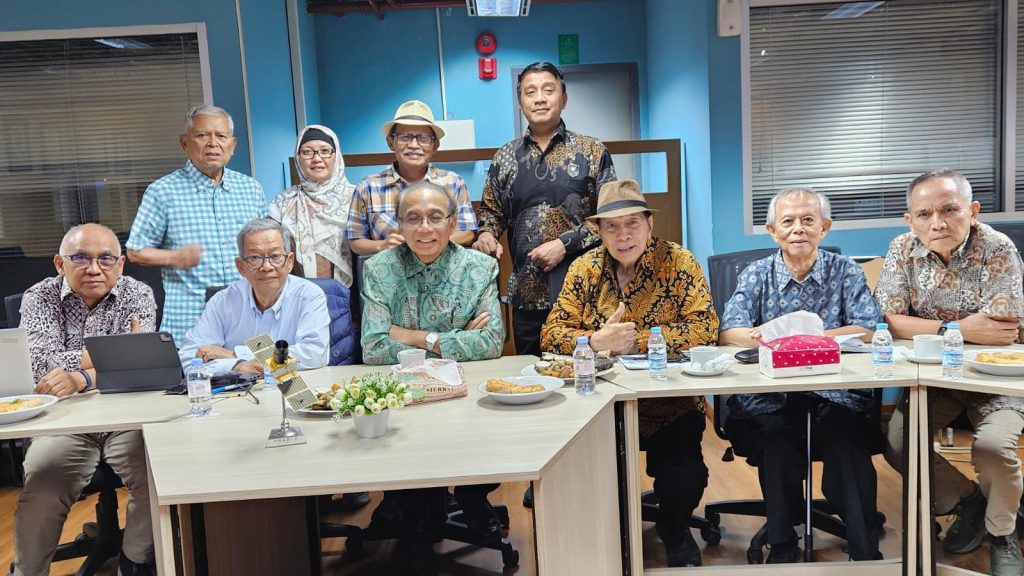 Industri kedirgantaraan dan antariksa dinilai memiliki potensi besar untuk mendorong pertumbuhan ekonomi sekaligus mencetak sumber daya manusia (SDM) multitalenta.