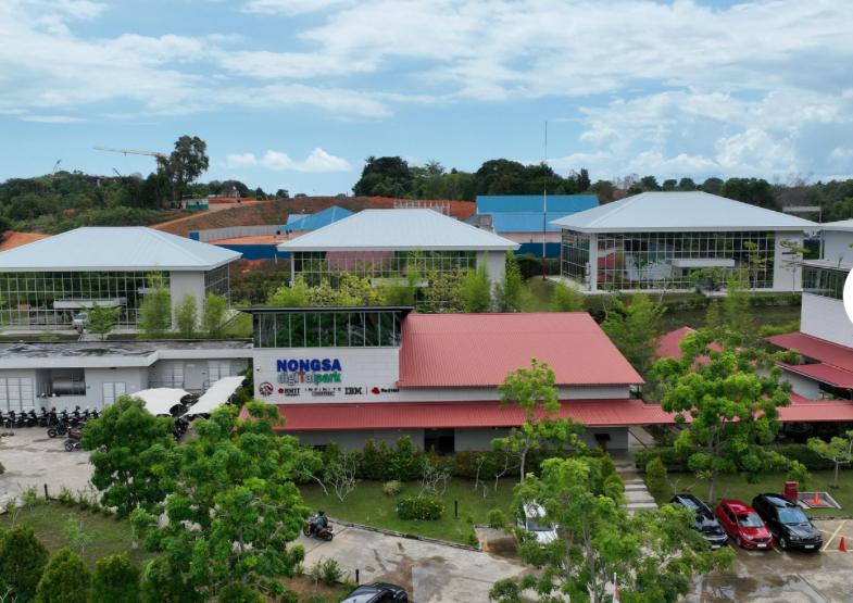 Batam sebagai kota industri mengalami pasang surut seiring perubahan kebijakan para pemimpin nasional