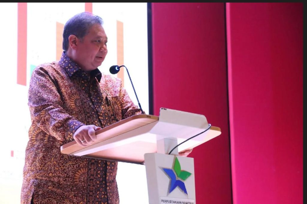 Airlangga menyoroti tantangan global yang masih dibayangi berbagai downside risks. Ia