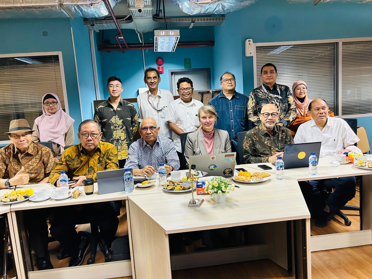 Upaya deteksi dini berbasis teknologi digital dan satelit pun dinilai menjadi kunci mitigasi.