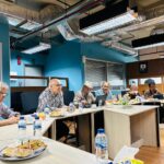 Perang modern kini bertumpu pada integrasi teknologi, khususnya AI, sensor canggih, dan sistem kendali otonom yang memungkinkan respons cepat dan akurat di medan tempur