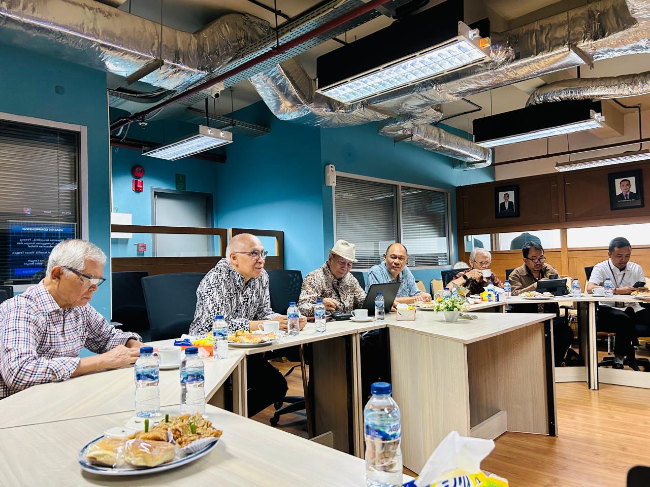 Perang modern kini bertumpu pada integrasi teknologi, khususnya AI, sensor canggih, dan sistem kendali otonom yang memungkinkan respons cepat dan akurat di medan tempur