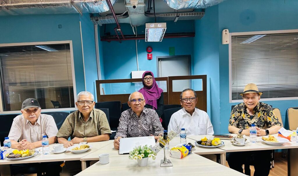  Di Indonesia, kini hadir aplikasi bernama Jejaku yang dirancang khusus untuk menghitung jejak karbon sektor transportasi dengan menggunakan basis data nasional.