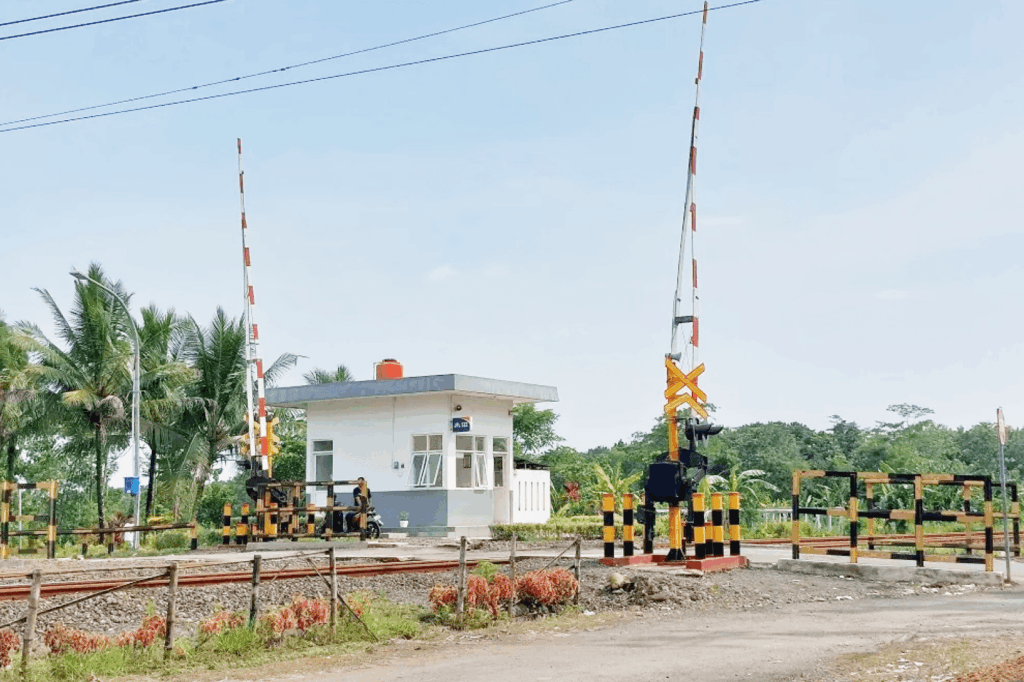 Tragedi kereta api di Bekasi Tinur pada April 2026 bukan sekadar kecelakaan lalu lintas, melainkan cerminan bahwa sistem keselamatan perkeretaapian Indonesia masih menghadapi tantangan