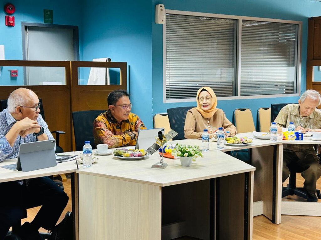 Indonesia memiliki banyak hasil riset di bidang pertanian dan pangan. Namun, tantangan terbesar bukan hanya menghasilkan penelitian dan teknologi baru, melainkan memastikan hasil riset tersebut dapat digunakan, dikembangkan, dan memberikan dampak nyata bagi petani.